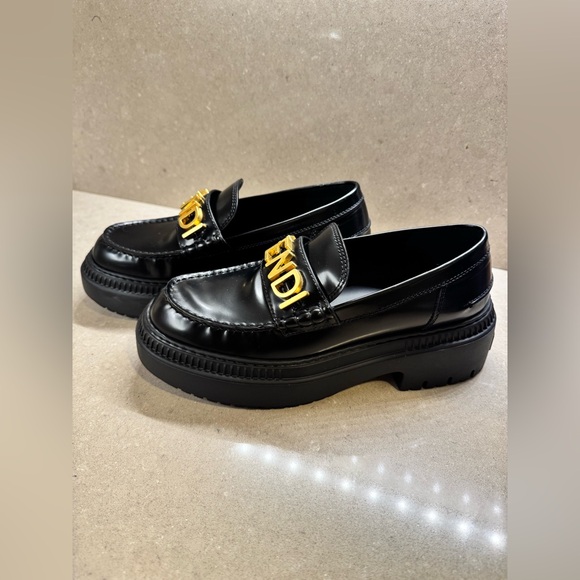 Fendi Black Slip-On Loafers with Gold Accent 38.5 - Picture 3 of 5